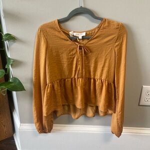 Goldenrod long-sleeved peplum top ⚜️